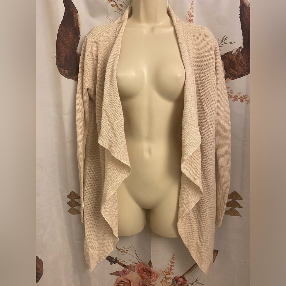 Small Elegant Cream Women's cardigan​​​